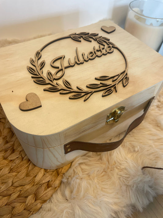 Valise en bois personnalisée relief– Boîte à souvenirs unique pour bébé, naissance et cadeau Ma boutique