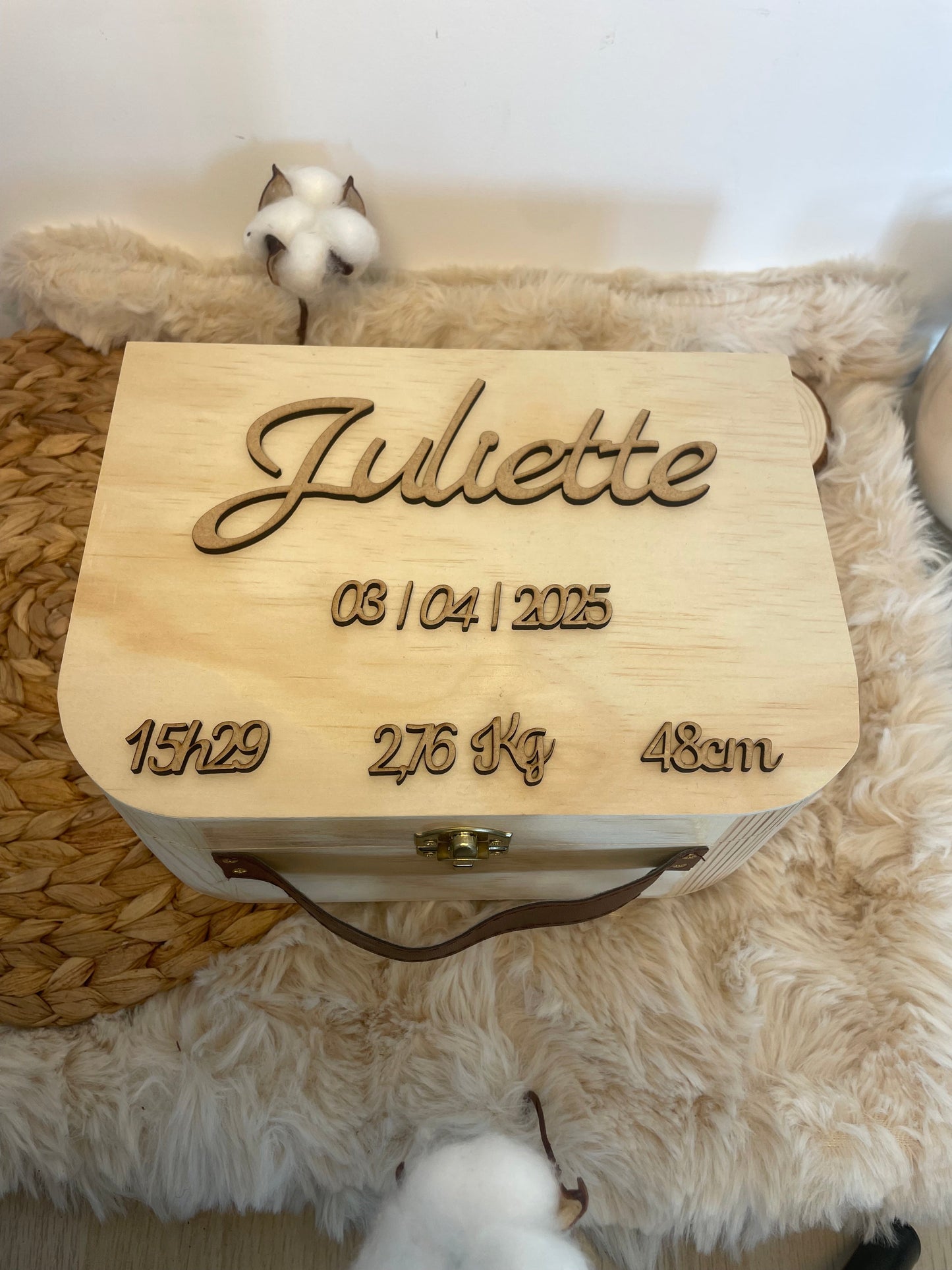 Valise en bois personnalisée relief– Boîte à souvenirs unique pour bébé, naissance et cadeau Ma boutique