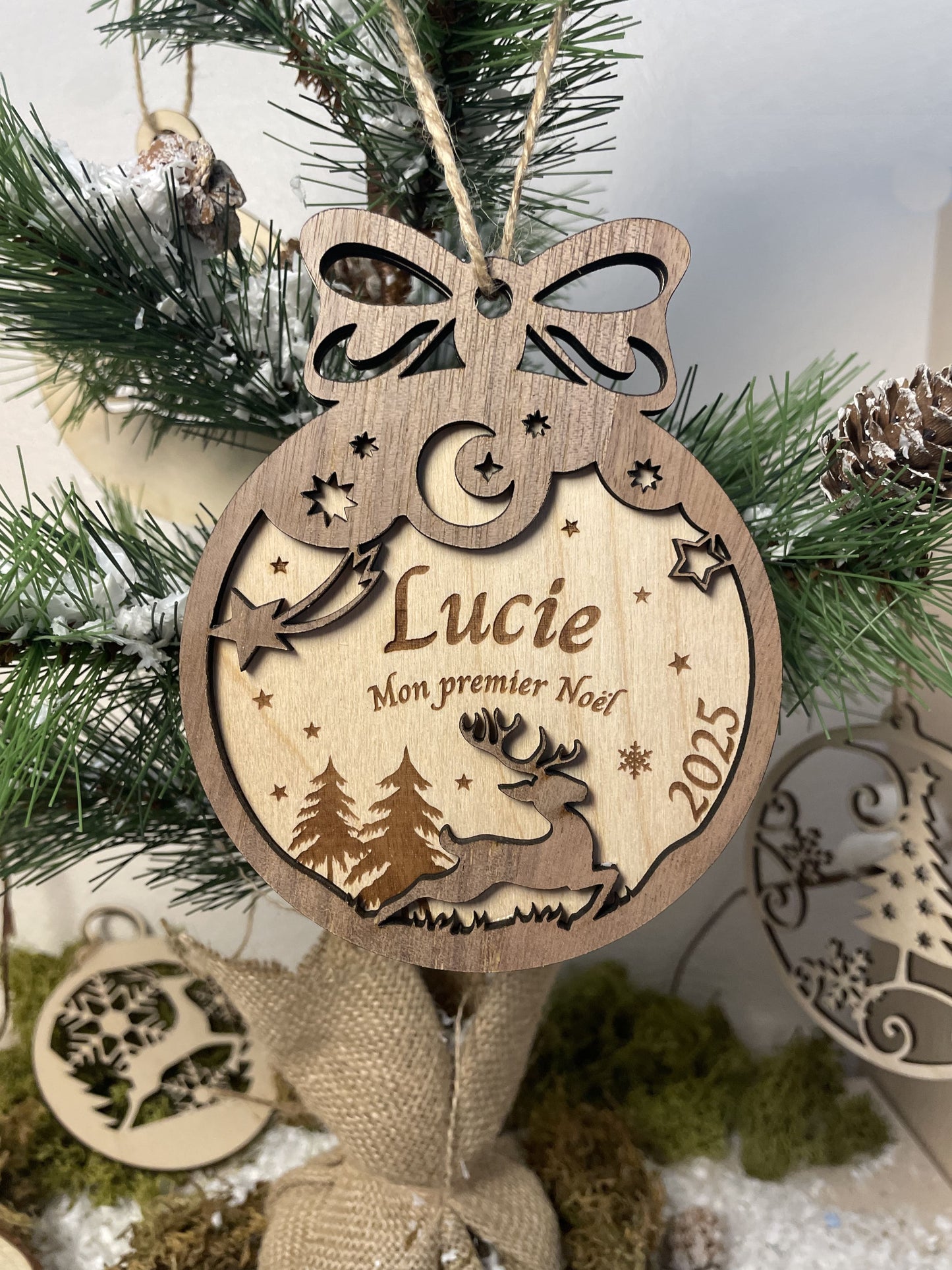 Boule de noël personnalisée en bois - Premier noël cadeau nouveau-né (Décoration de Noël, Ornement personnalisé)