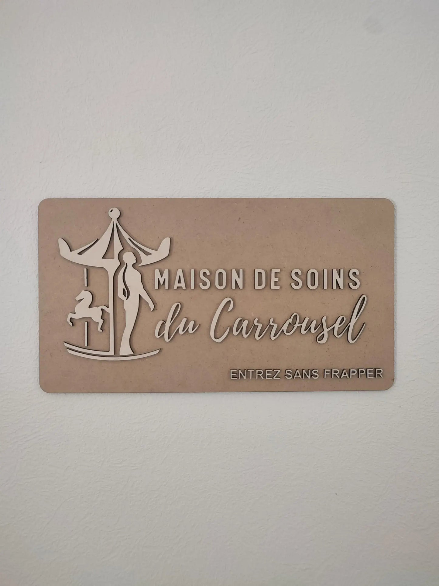 Plaque en Bois avec Logo d’Entreprise personnalisable – Plusieurs formats : Gravure ou Relief Ma boutique