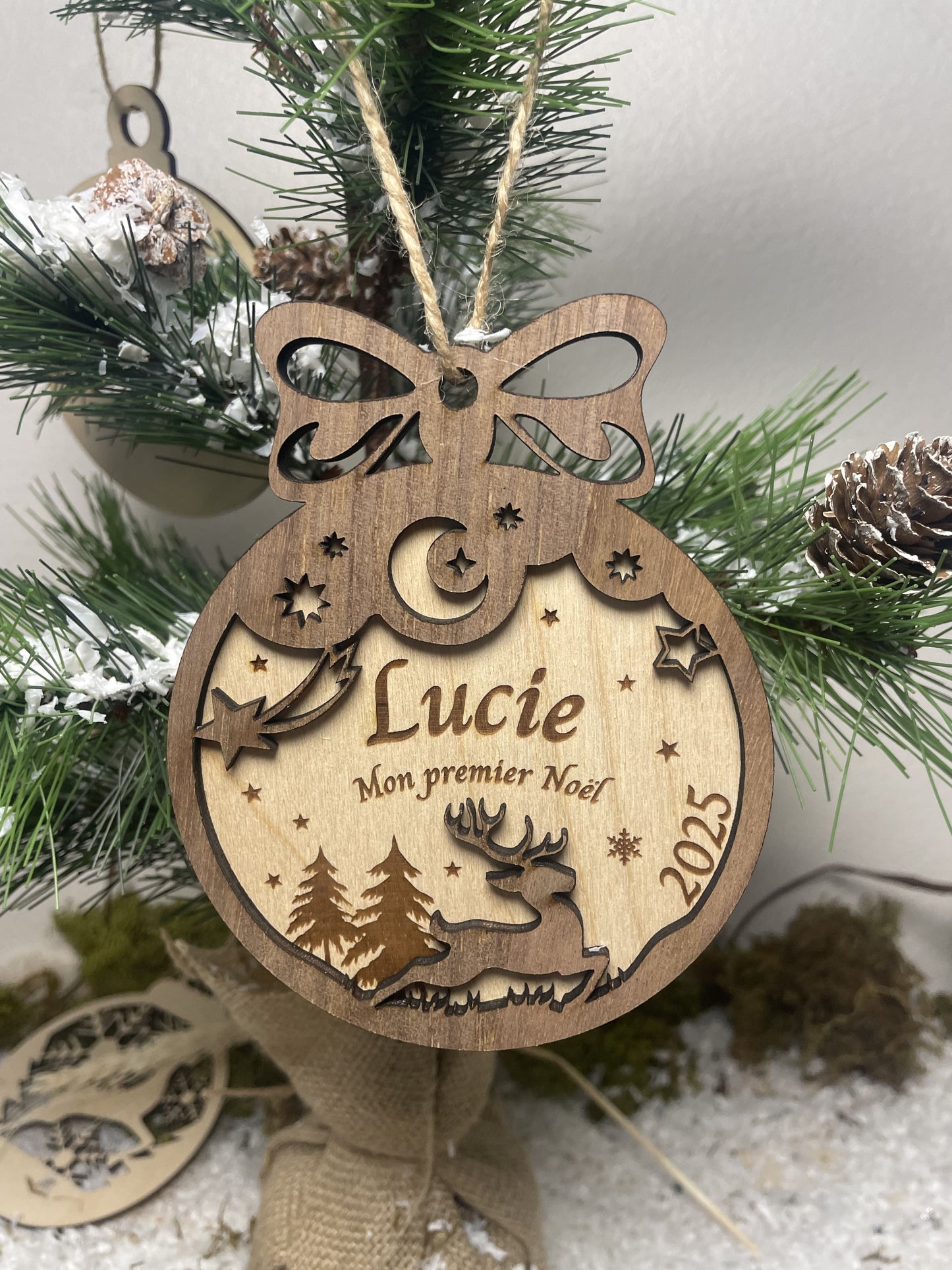 Boule de noël personnalisée en bois - Premier noël cadeau nouveau-né (Décoration de Noël, Ornement personnalisé)