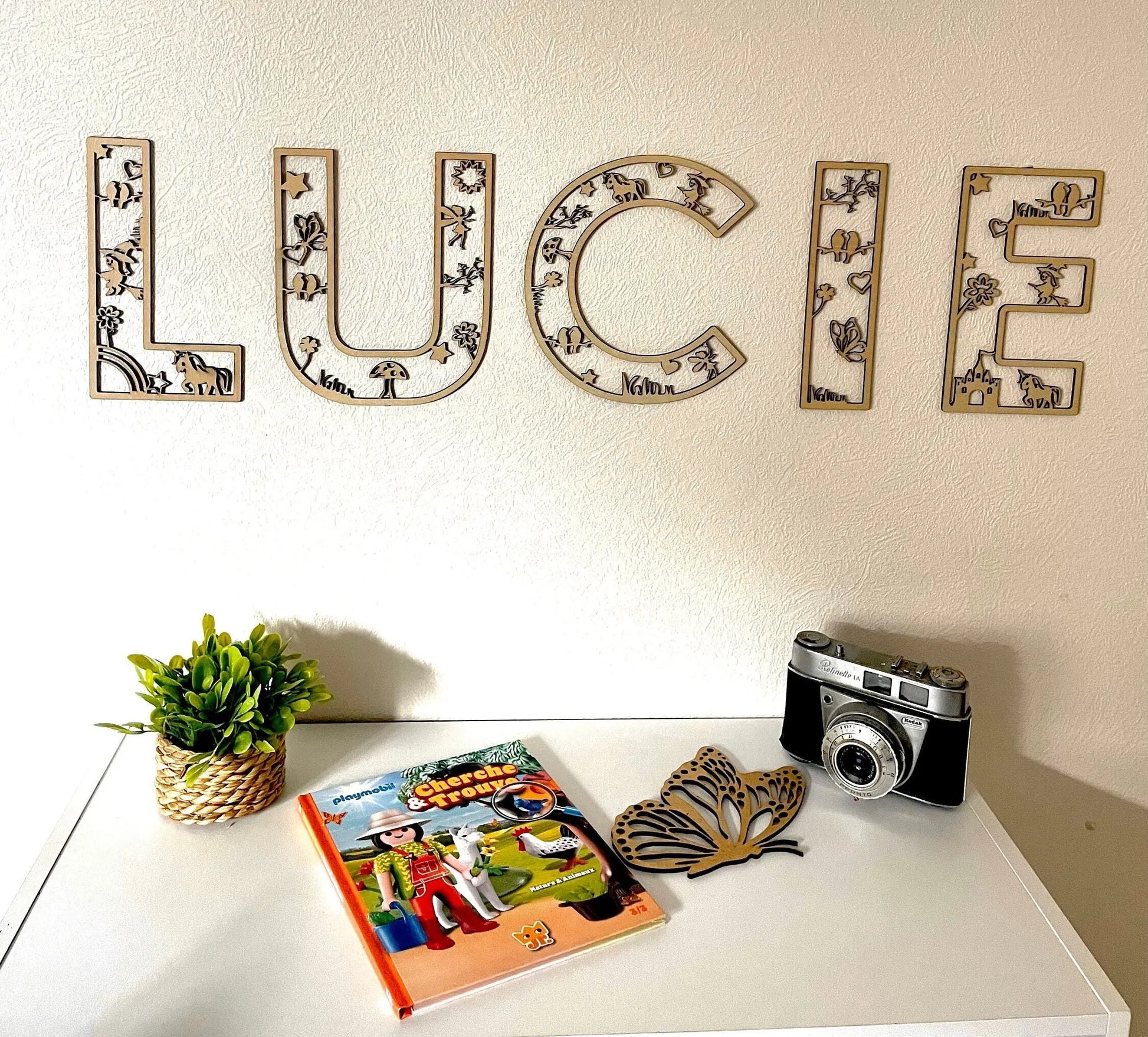 Lettres en bois - Thème Féerique : Prénom en bois pour décoration de chambre, cadeau personnalisé