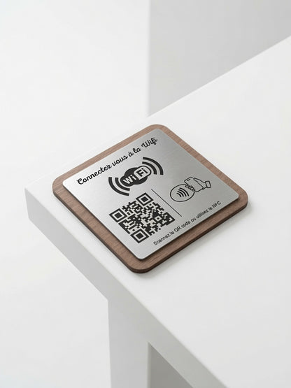 Plaque WiFi Personnalisée | QR Code & NFC | Support WiFi Restaurant, Hôtel, Airbnb | Bois Noyer