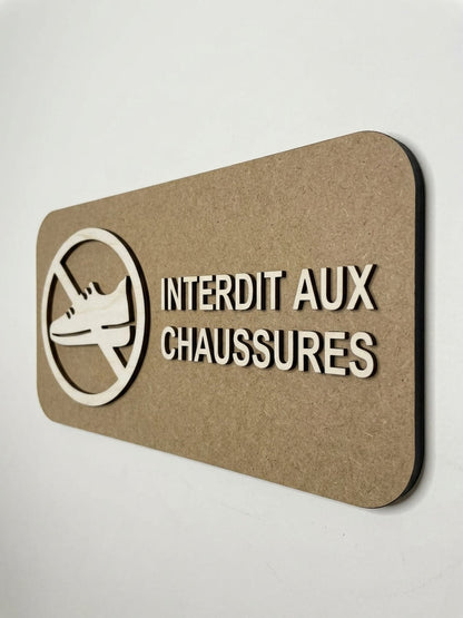 Panneau interdit aux chaussures en bois – Signalétique Panneau Chaussures interdites