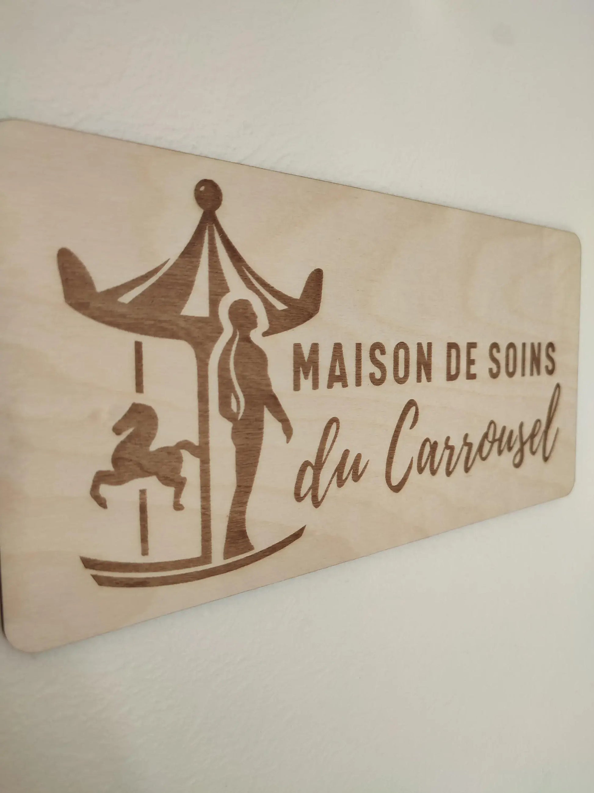 Plaque en Bois avec Logo d’Entreprise personnalisable – Plusieurs formats : Gravure ou Relief Ma boutique