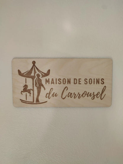 Plaque en Bois avec Logo d’Entreprise personnalisable – Plusieurs formats : Gravure ou Relief Ma boutique