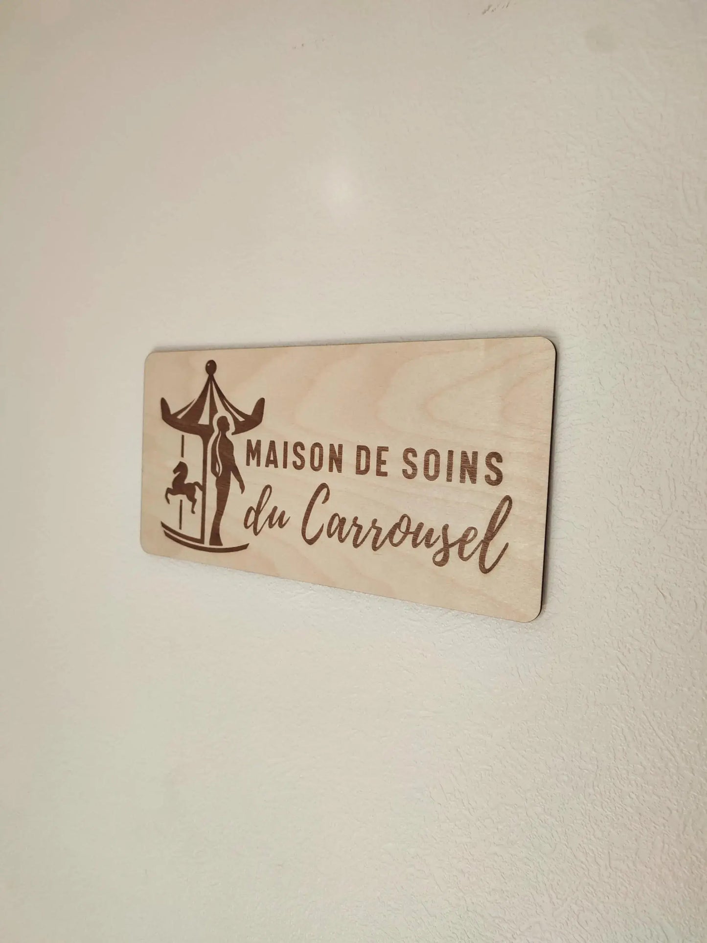 Plaque en Bois avec Logo d’Entreprise personnalisable – Plusieurs formats : Gravure ou Relief Ma boutique