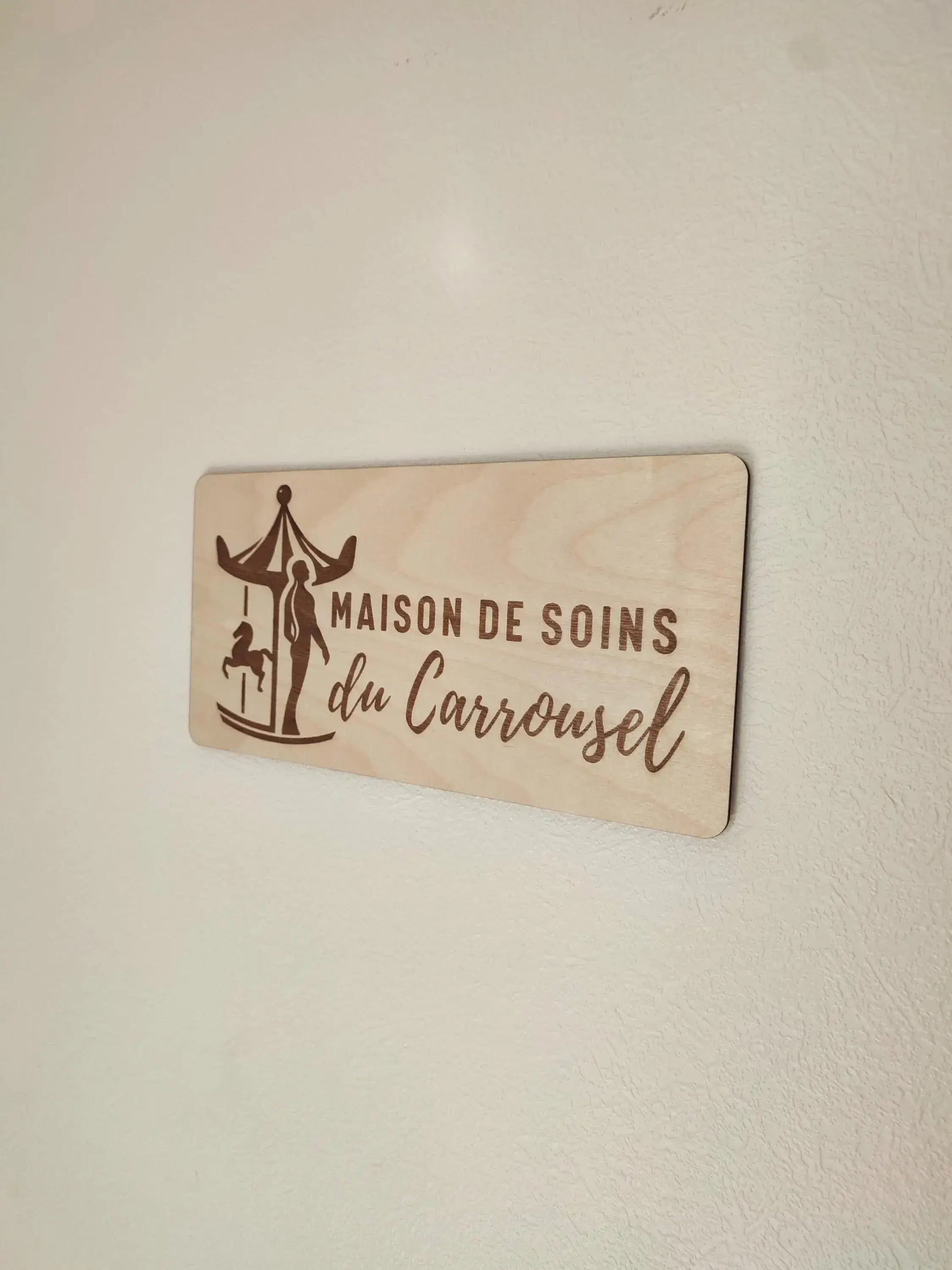 Plaque en Bois avec Logo d’Entreprise personnalisable – Plusieurs formats : Gravure ou Relief Ma boutique