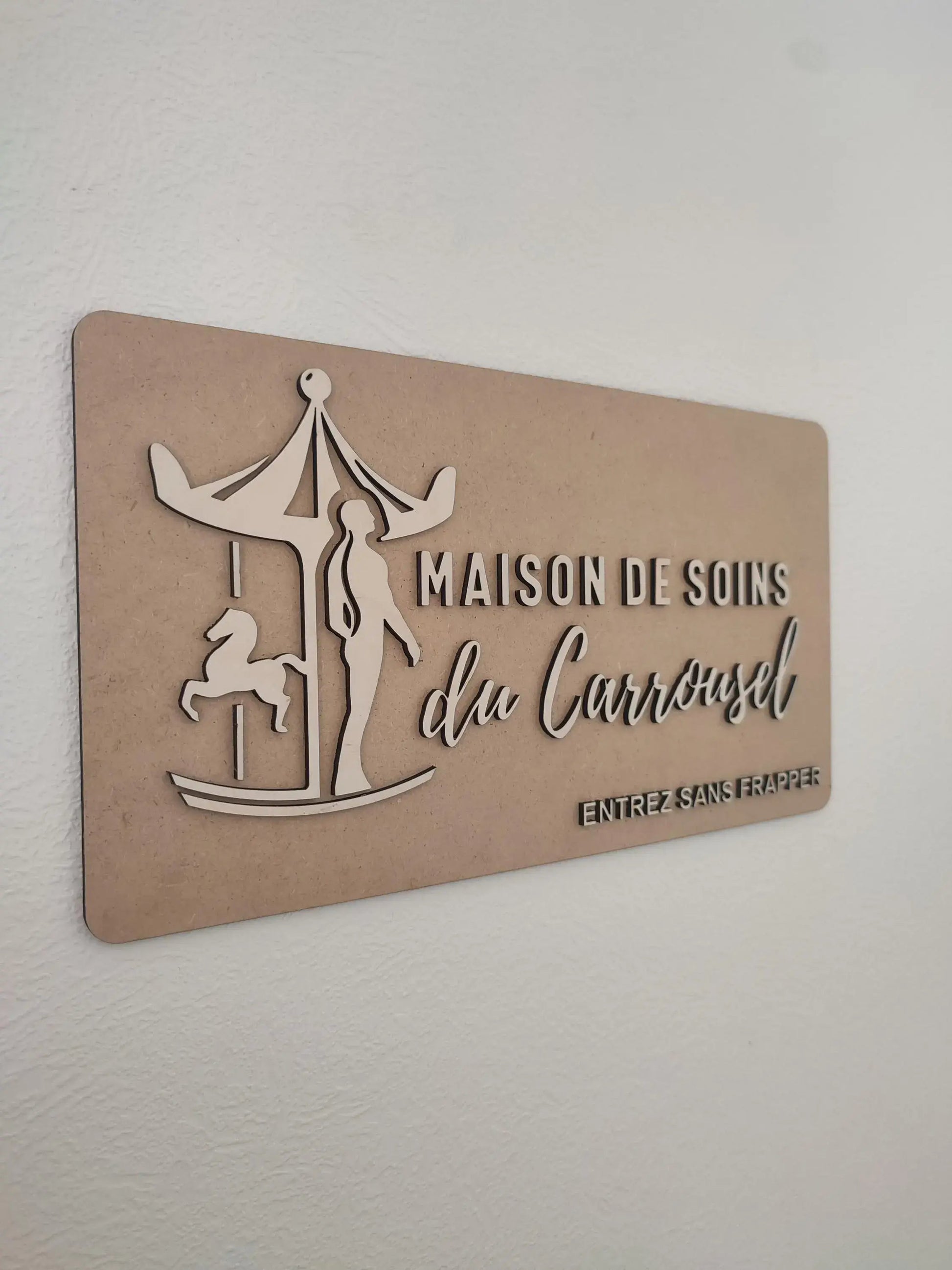 Plaque en Bois avec Logo d’Entreprise personnalisable – Plusieurs formats : Gravure ou Relief Ma boutique