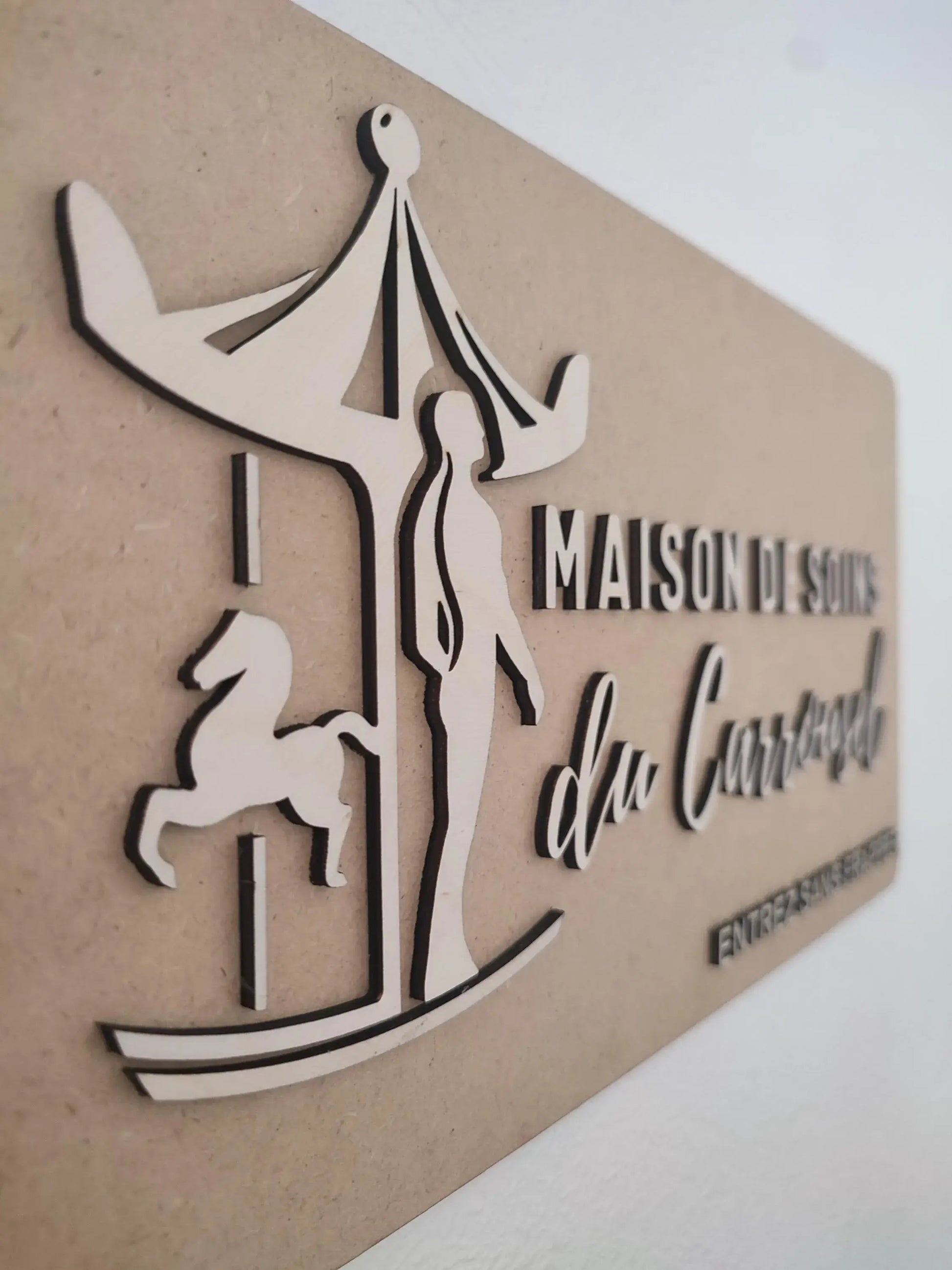 Plaque en Bois avec Logo d’Entreprise personnalisable – Plusieurs formats : Gravure ou Relief Ma boutique