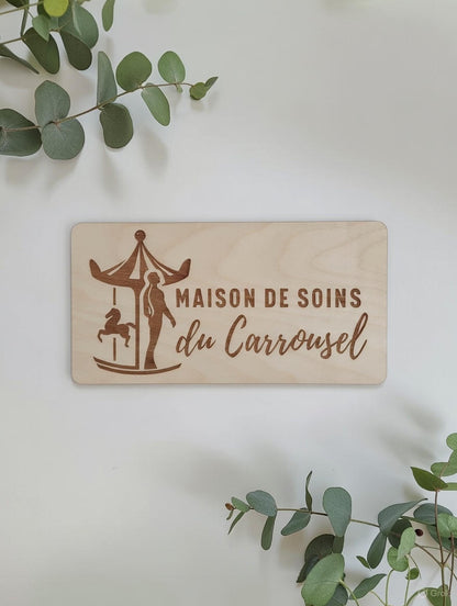 Plaque en Bois avec Logo d’Entreprise personnalisable – Plusieurs formats : Gravure ou Relief