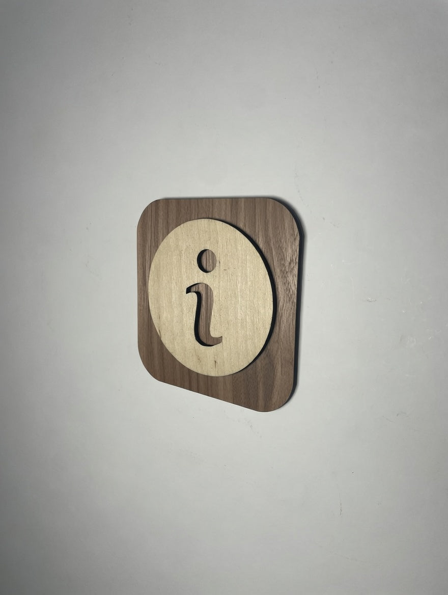 Panneau signalétique "i" Information en bois – pictogramme info – signalisation élégante et visible