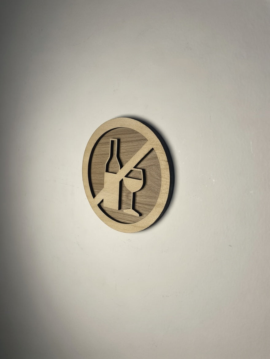 Panneau interdiction alcool bois - interdiction de consommer de l'alcool - Signalétique Pictogramme